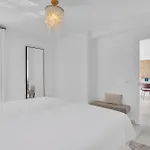 Polo Apartments 4E Jacaranda